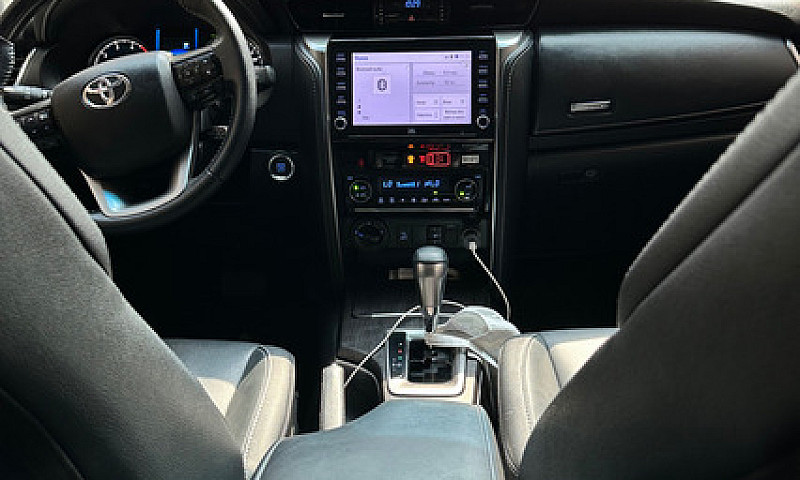 Toyota Fortuner 2.8L...