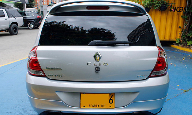 Renault Clio Style 2...