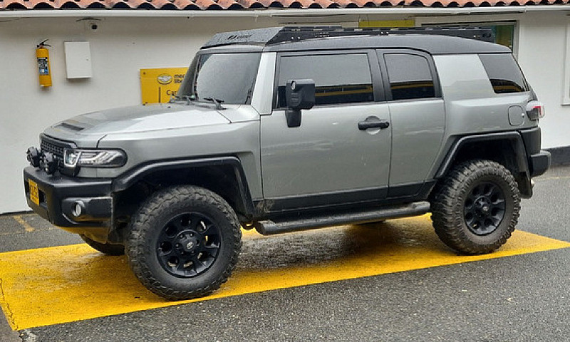 Toyota Fj Cruiser 4....