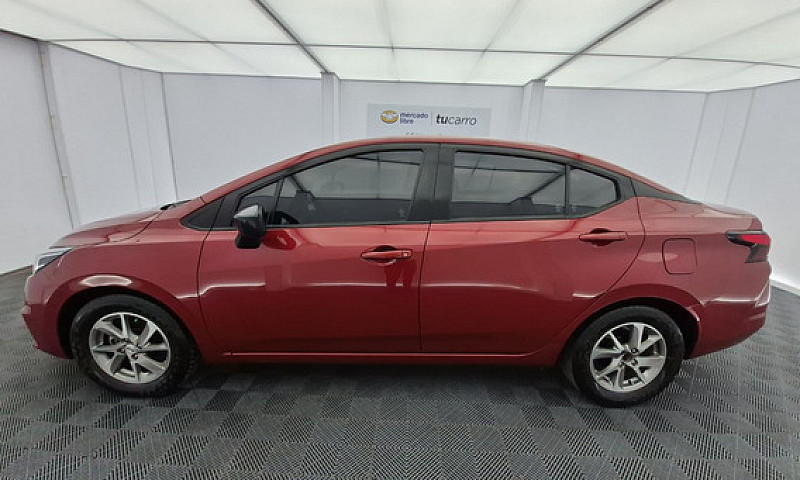 Nissan Versa 1.6 Sen...