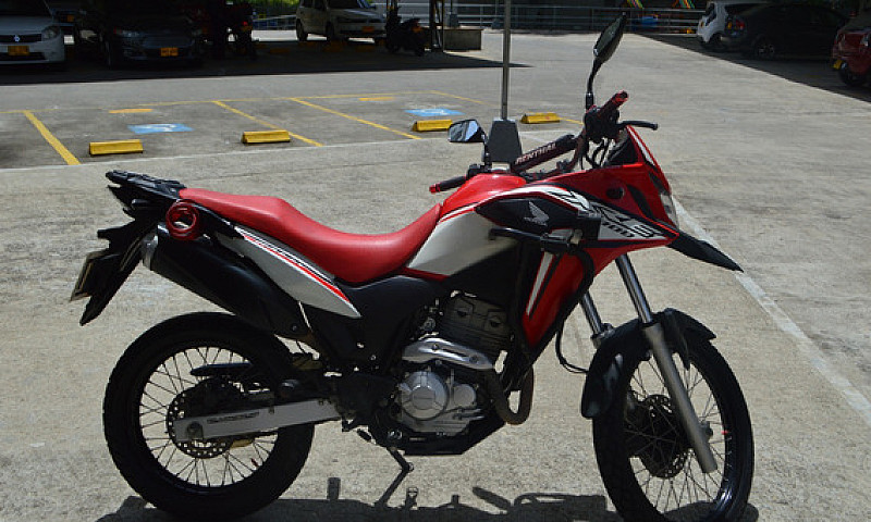 Honda Xre 300 Abs...