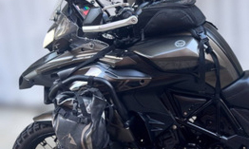 Benelli Trk 502...