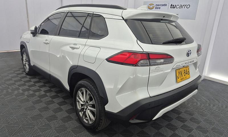 Toyota Corolla Cross...