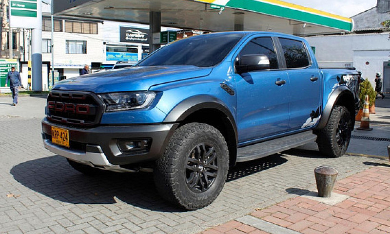 Ford Ranger Raptor 2...