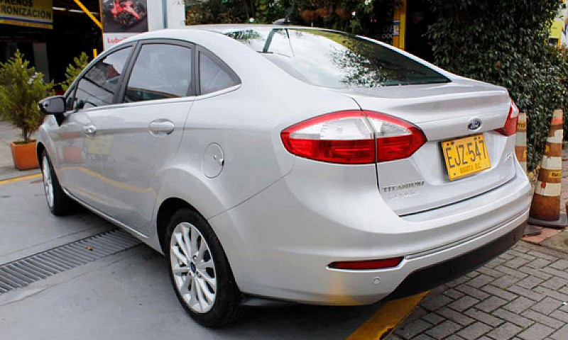 Ford Fiesta 1.6 Tita...