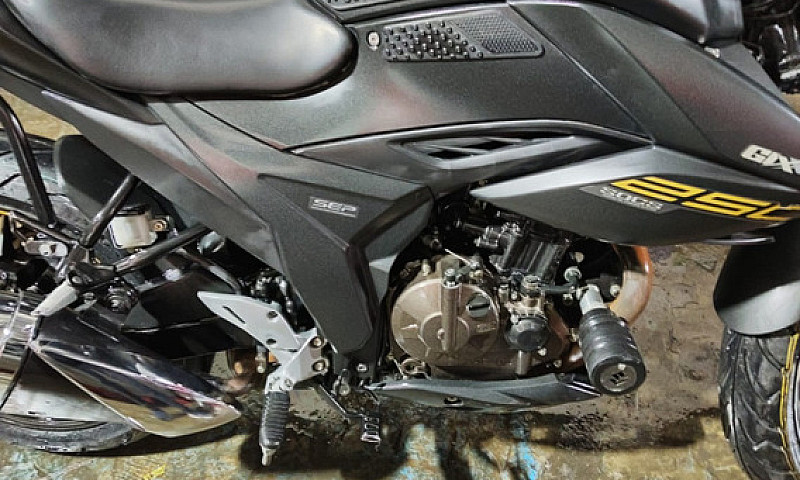 Espectacular Gixxer ...