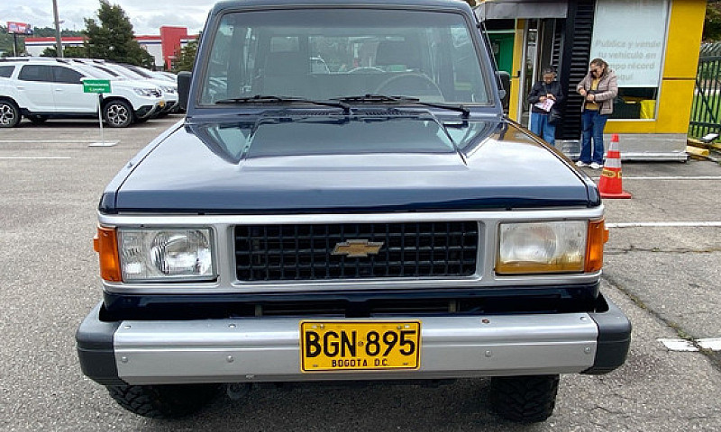 Chevrolet Trooper 2....