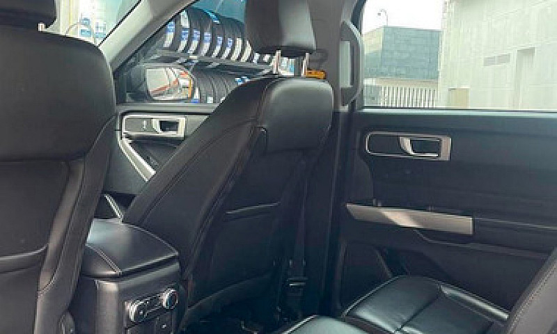 Ford Explorer 2.3 Li...