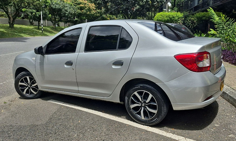 Renault Logan 1.6 Au...