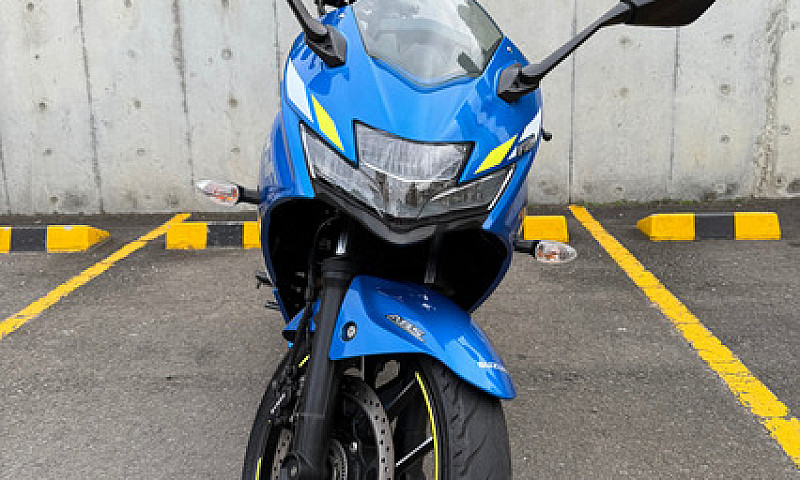 Suzuki Gixxer Sf 250...