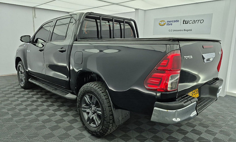 Toyota Hilux 2.4 Die...