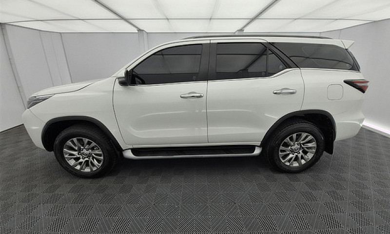 Toyota Fortuner 2.8 ...