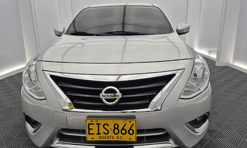 Nissan Versa 1.6 Adv...