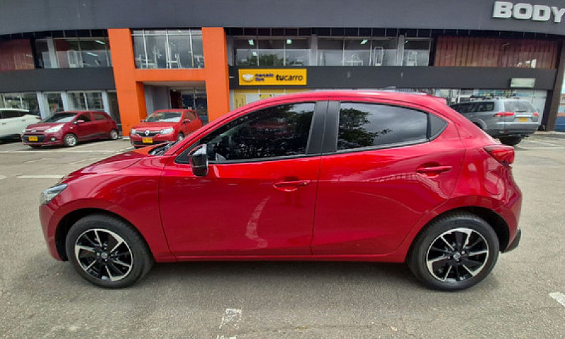 Mazda 2 Grand Tourin...