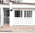 Arriendo Casa Urbanización Las Acacias, Dos Pisos. Primer