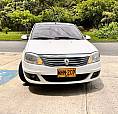 Renault Logan 1600 Dinamique Mecánico Blanco Full Equipo En Muy Buen Estado Rines De Lujo Llantas Pirrelly Air Bag 4V.e.