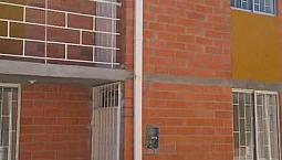 Se Vende Casa En Girardot - 4 Habitaciones - Dos Pisos - En Conjunto - Vía El Peñon