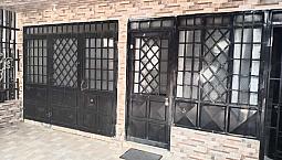 Casa De 3 Pisos En Venta