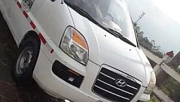 Venpermuto Camioneta Hyundai Starex.