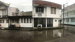 Casa Grande 3 Pisos Más Lote