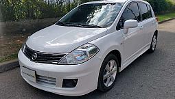 Nissan Tiida Premium At 2012