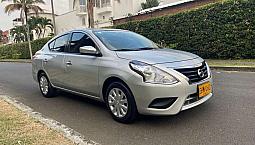 Nissan Versa Automatico 2020