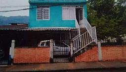 Se Vende Casa Esquinera Dividida (2Aptos) Con Un Lote De 159M² Con Posibilidad Comercial