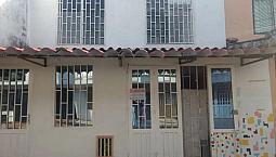 Casa De 2 Pisos En Excelente Ubicación