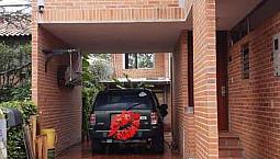 Alquilo  Casa Amplia