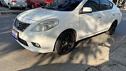 Nissan Versa Aut 2014
