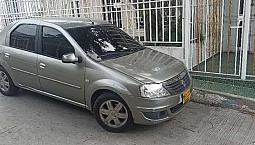 Renault  Logan Con Detalles De Latoneria Deducibles Del Valor