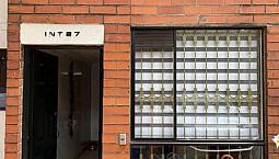 Se Vende, Casa De 3 Pisos, Remodelada.