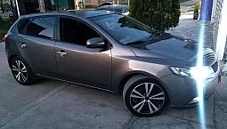 Hermoso Kia Cerato Forte