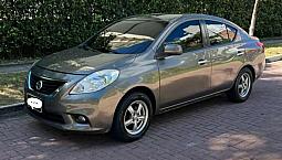 Nissan Versa Automático 2013