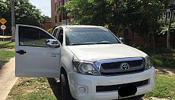 Magnifica Toyota Hilux Pick-Up