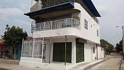 Casa De 3 Pisos Esquinera En Venta A Un Buen Precio Barrio Volombiaton