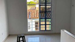 Alquilo Apartamento En Segundo Piso.