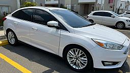 Vendo Ford Focus Titaniun Color Blacon Puro