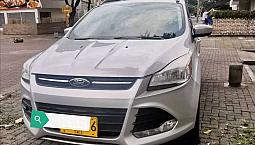 Hermosa Ford Escape 2013