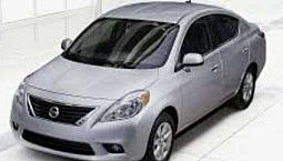 2021 - 4300 Km Nissan Versa 1.6 Mecánico