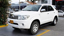 Toyota Fortuner 2.7 At 4X2