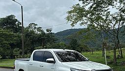 Toyota Hilux 2.4L
