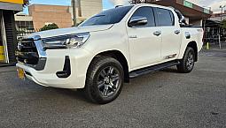 Toyota Hilux 2.4 I Mt