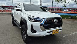 Toyota Hilux 2.8  4X4 At