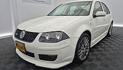 Volkswagen Jetta  Gli  At 1.8 
