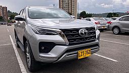 Toyota Fortuner Srv  2.4  Diesel 4X2 At 2023