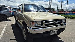 Toyota Hilux 2.4L