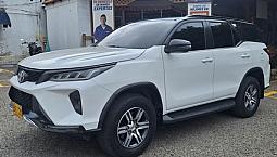 Toyota Fortuner 2.7l Mid