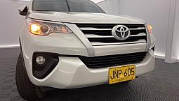 Toyota Fortuner 2.4 Street At 7As