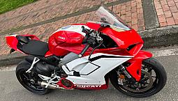 Panigale V4